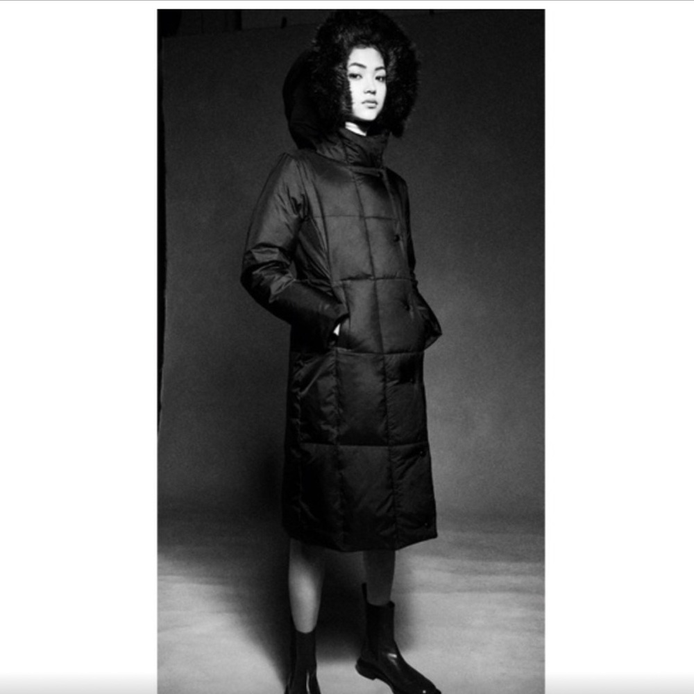 Zara Women's Black Puffer Coat with Faux Fur Hood
